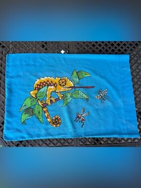 Vintage 1970s Cannon Reversible Frog & Chameleon Pillowcase